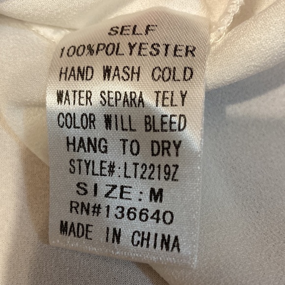 *last chance!!* L’atiste | Women’s white tank with open/floral print mid front - Picture 11 of 16